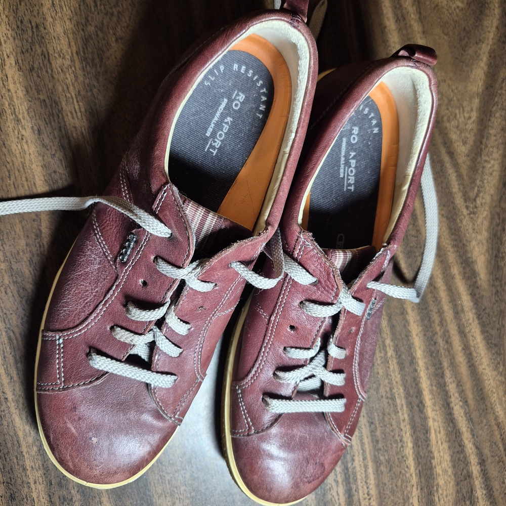 Women's Burgundy Leather Sneakers